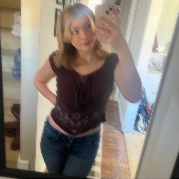 Meet your Posher, Taylor - Picture 1 of 1